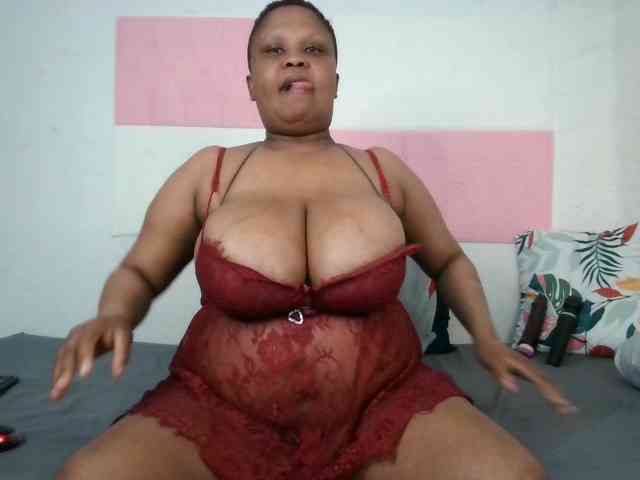 BIGTITTISXX webcam