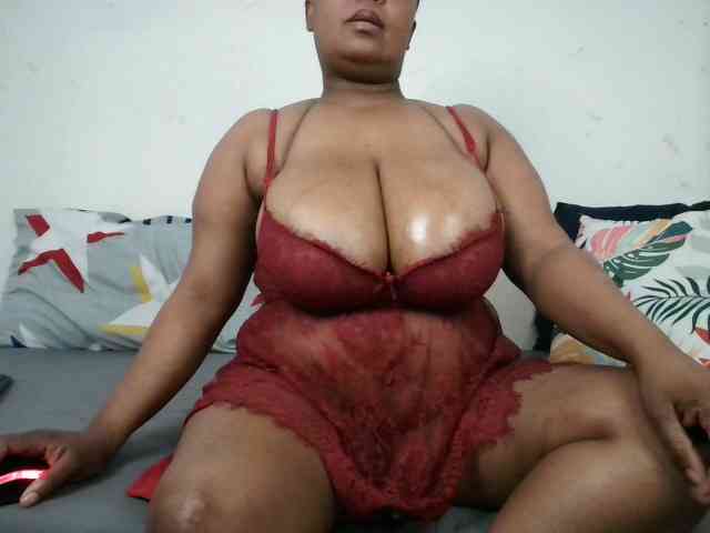 BIGTITTISXX webcam