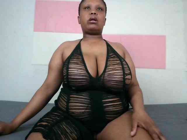 BIGTITTISXX webcam