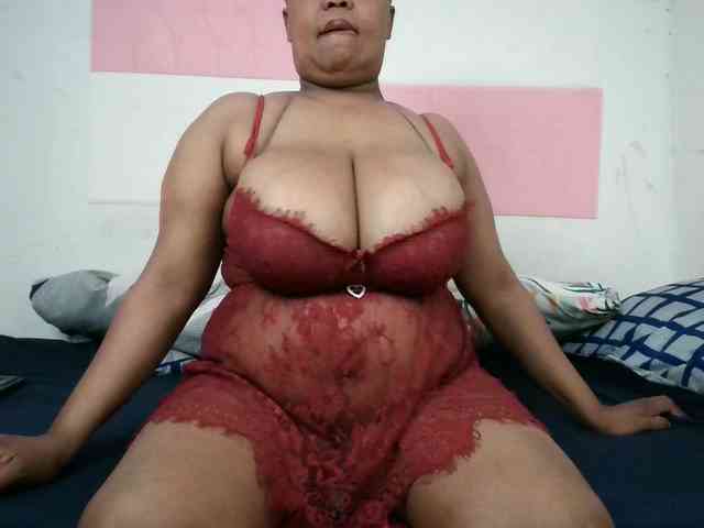 BIGTITTISXX webcam