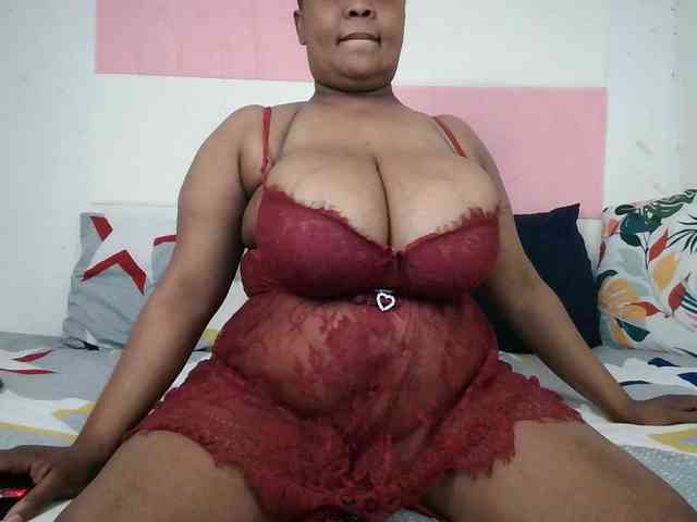 BIGTITTISXX webcam