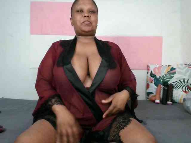 BIGTITTISXX webcam