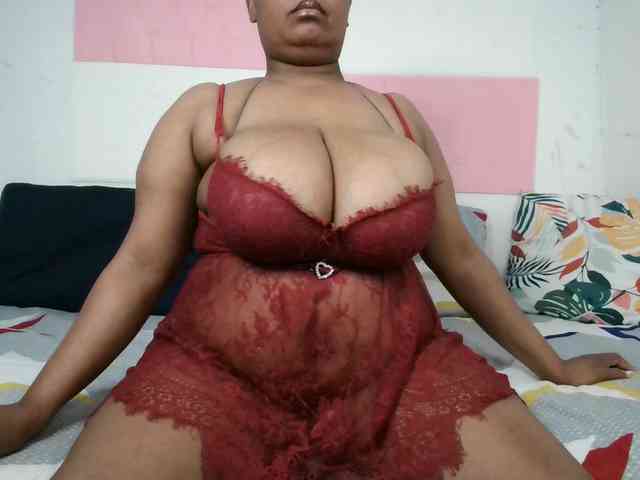 BIGTITTISXX webcam