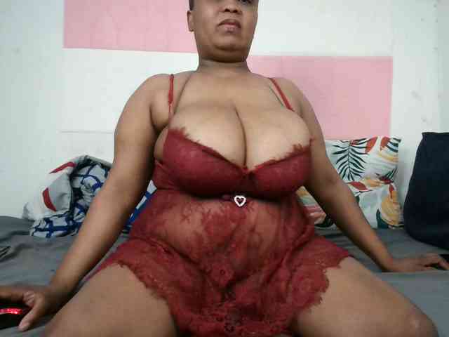 BIGTITTISXX webcam