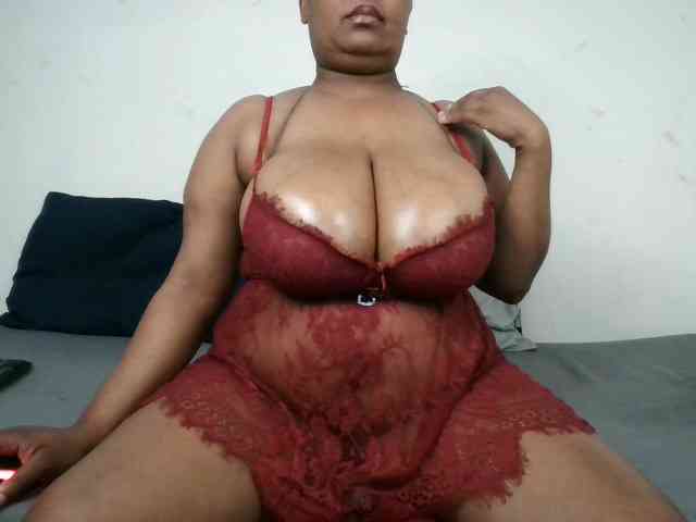 BIGTITTISXX webcam