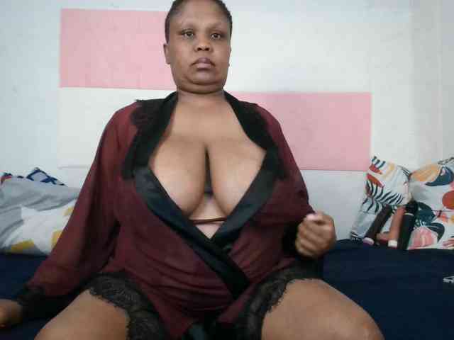 BIGTITTISXX webcam
