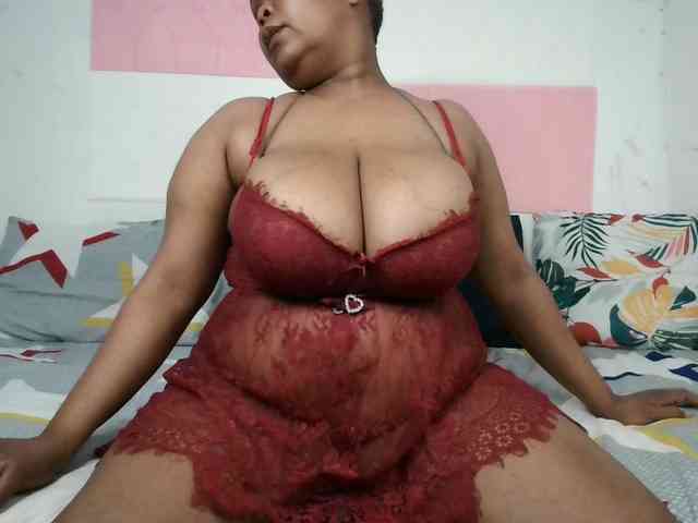 BIGTITTISXX webcam