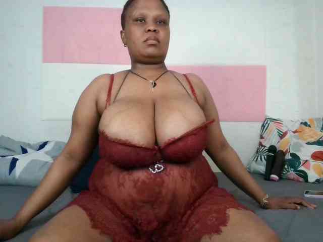 BIGTITTISXX webcam