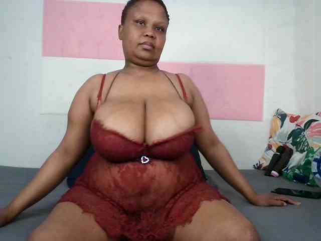 BIGTITTISXX webcam
