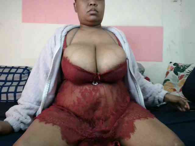 BIGTITTISXX webcam