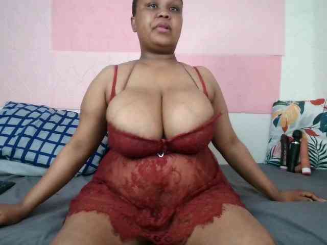 BIGTITTISXX webcam