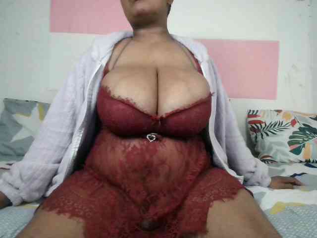 Model: BIGTITTISXX