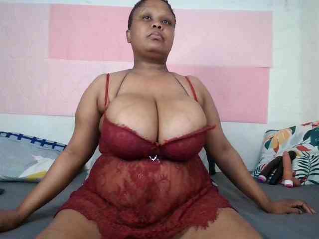 BIGTITTISXX webcam