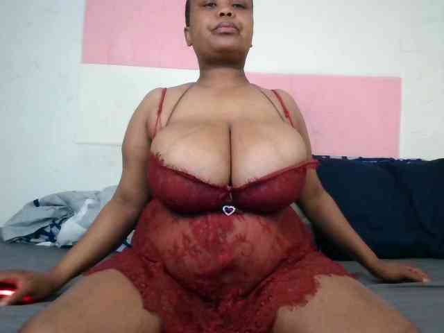 BIGTITTISXX webcam