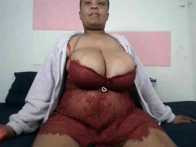 BIGTITTISXX webcam