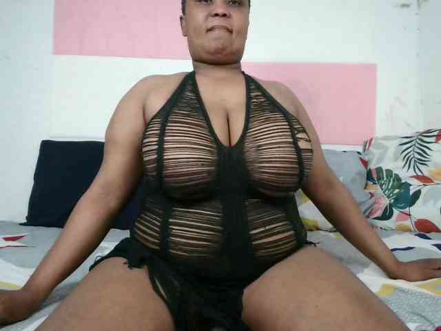 BIGTITTISXX webcam