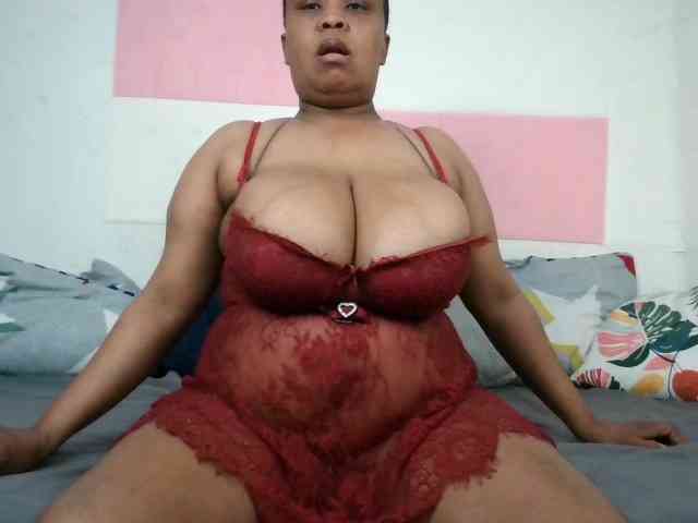 BIGTITTISXX webcam