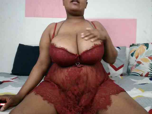BIGTITTISXX webcam