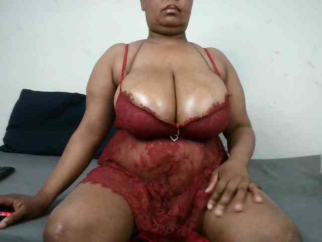 BIGTITTISXX webcam