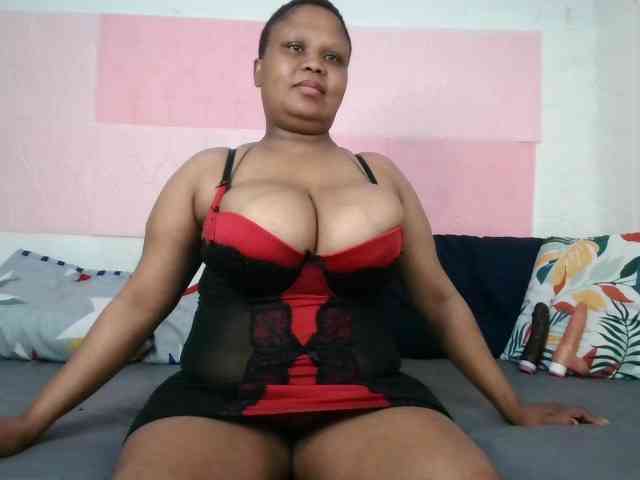 BIGTITTISXX webcam