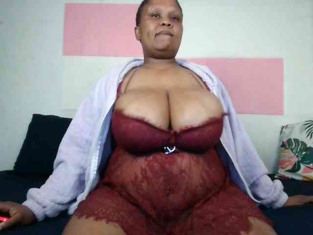 BIGTITTISXX webcam