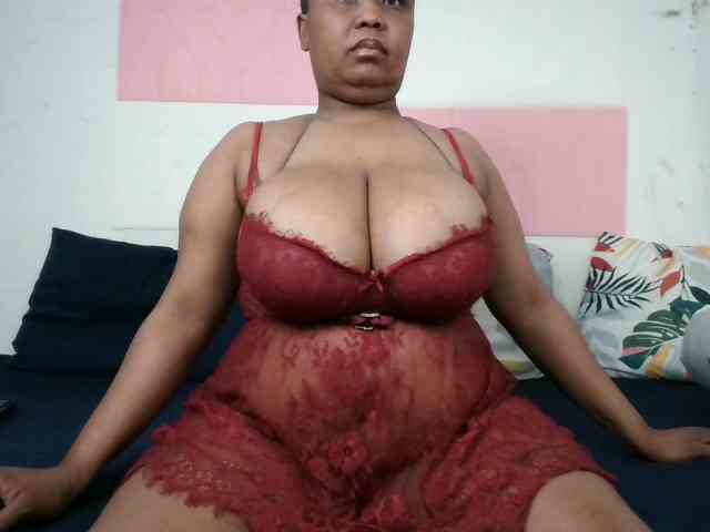 BIGTITTISXX webcam