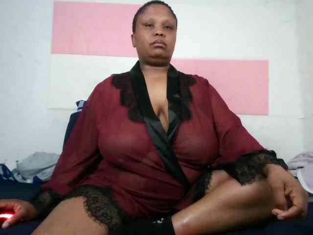 BIGTITTISXX webcam