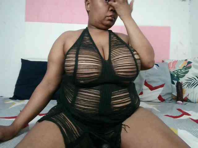 BIGTITTISXX webcam