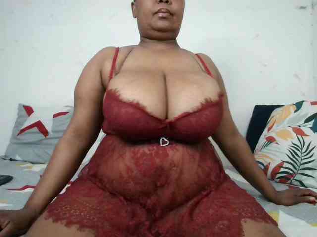 BIGTITTISXX webcam