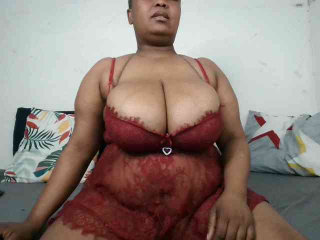 BIGTITTISXX webcam