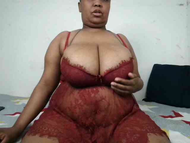 BIGTITTISXX webcam