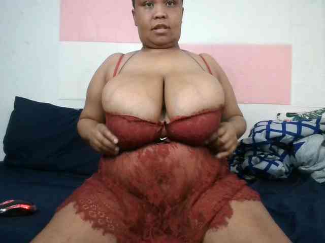 BIGTITTISXX webcam
