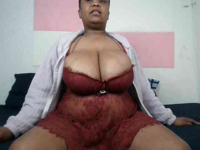 BIGTITTISXX webcam