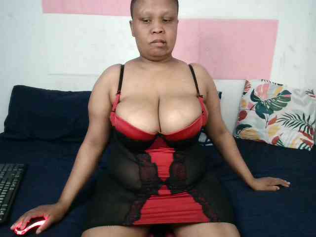 BIGTITTISXX webcam