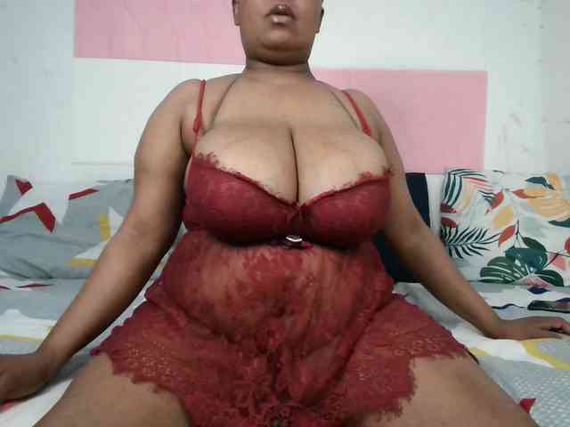 BIGTITTISXX webcam