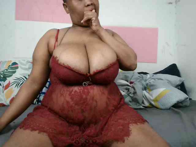 BIGTITTISXX webcam