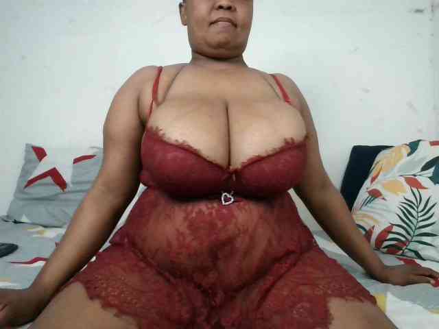 BIGTITTISXX webcam