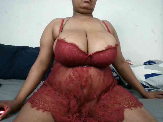 BIGTITTISXX webcam