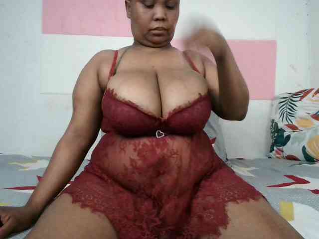 BIGTITTISXX webcam