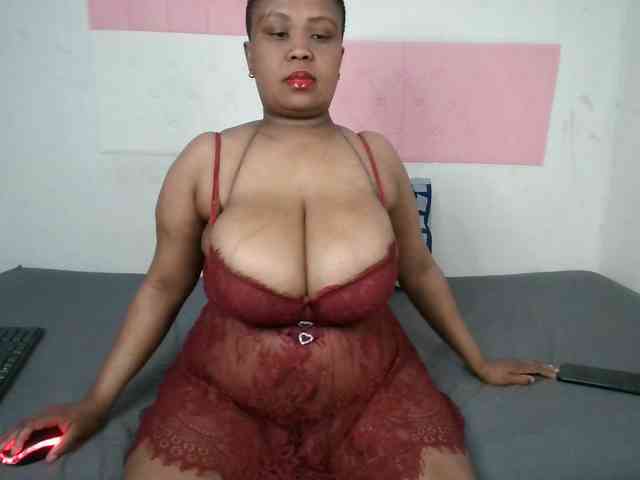 BIGTITTISXX webcam