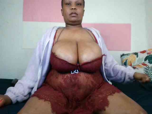 BIGTITTISXX webcam