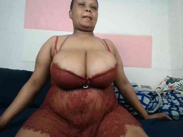 BIGTITTISXX webcam
