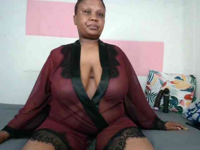 BIGTITTISXX webcam