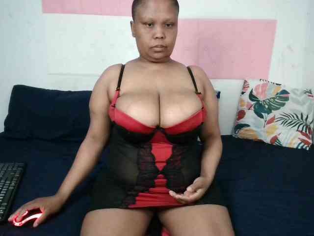 BIGTITTISXX webcam