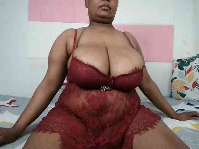 BIGTITTISXX webcam