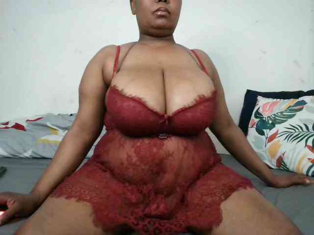 BIGTITTISXX webcam
