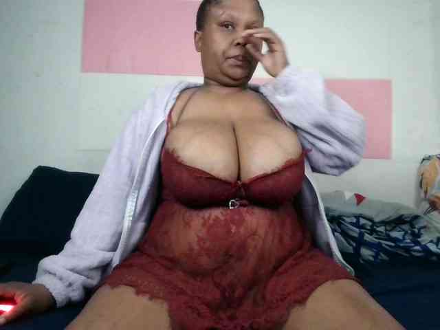 BIGTITTISXX webcam
