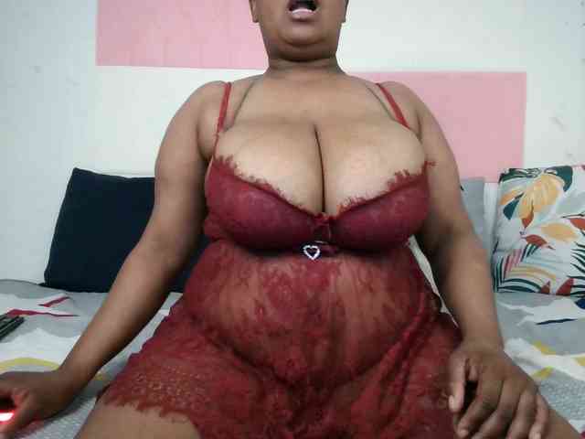 BIGTITTISXX webcam
