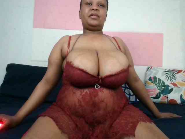 BIGTITTISXX webcam
