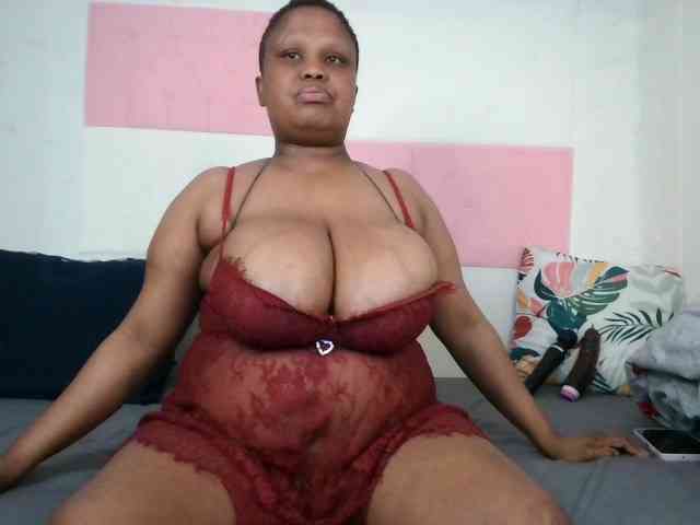 BIGTITTISXX webcam